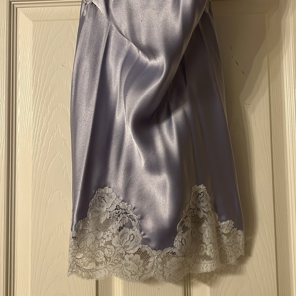 💜PRICE DROP💜 “VINTAGE OSCAR de la RENTRA” BRIDAL SET🤍ROBE-S,NIGHTIE-M GORG🩷 - Picture 9 of 9